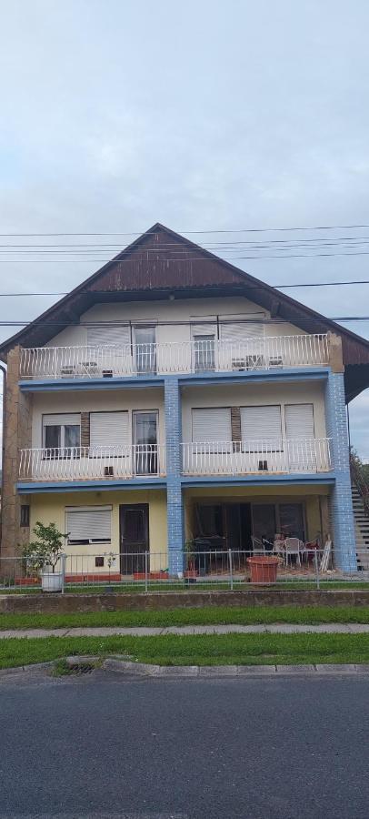 Bluebird Apartman Zalakaros Buitenkant foto